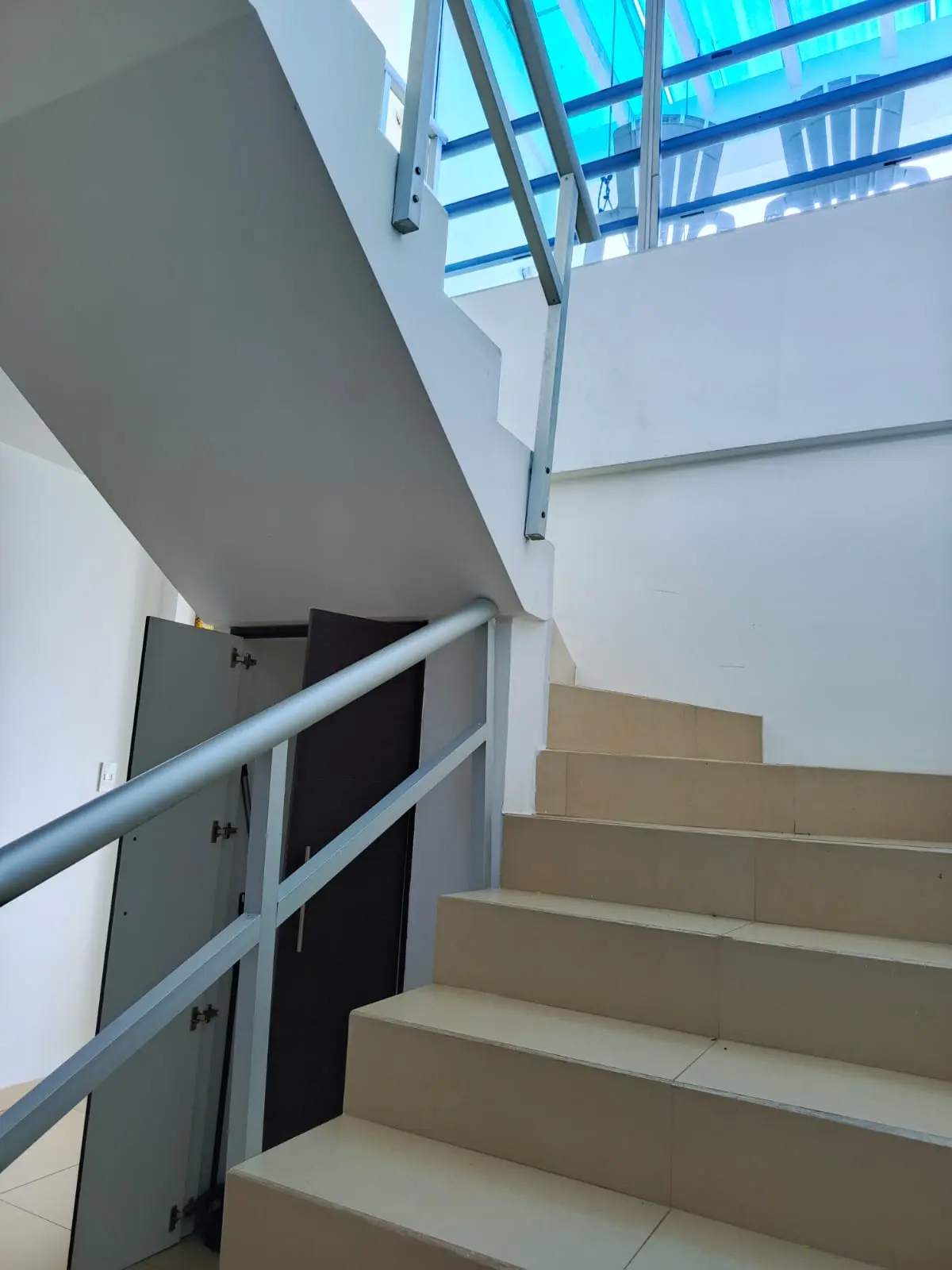 Escalera al segundo nivel